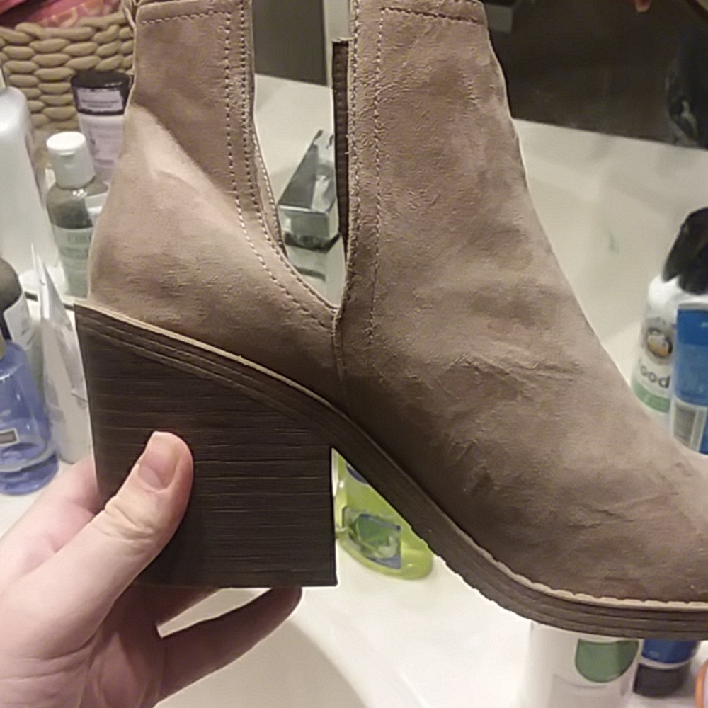 Booties - Picture 4 of 4